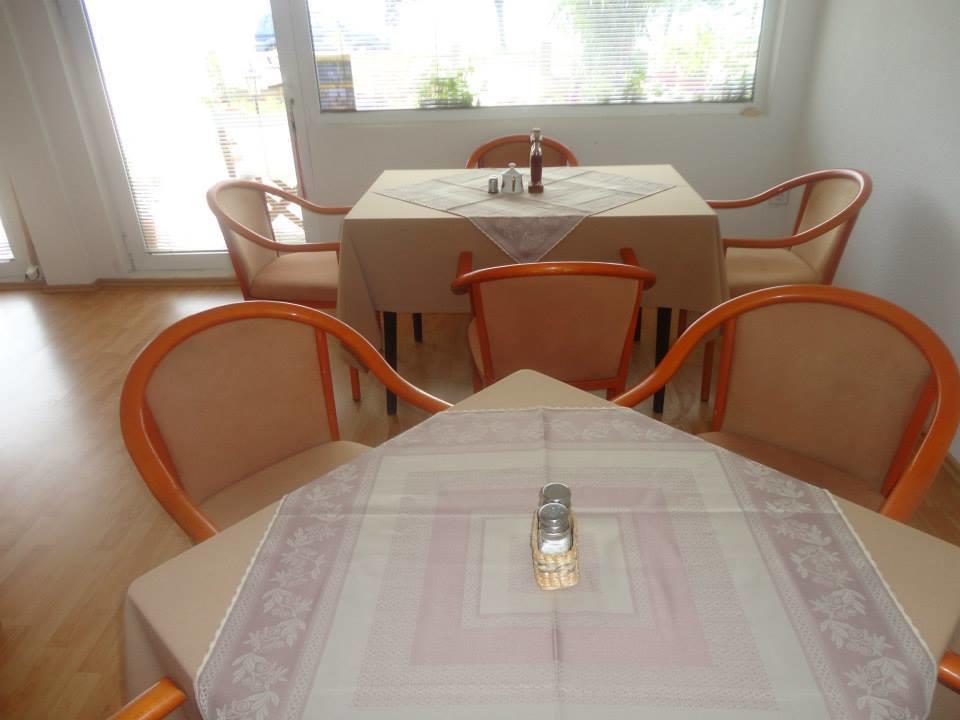 Apartmani Bakule Peštani Oda fotoğraf